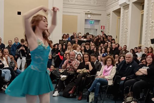 La voce... Delle scuole: Gli studenti del liceo classico “ Alfieri” protagonisti della XI edizione della notte nazionale del liceo classico