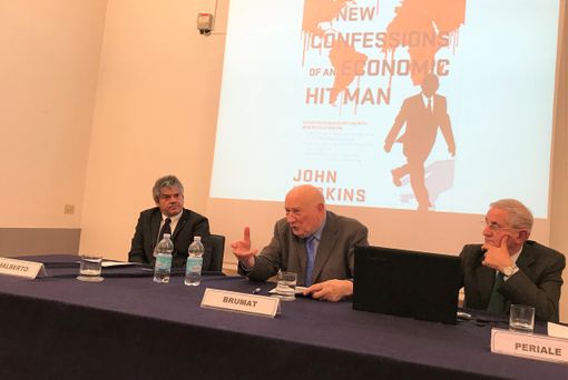 Il professor Brumat Hacker ha illustrato “Di cosa si è parlato, di cosa si è taciuto a Davos” Il professor Brumat Hacker ha illustrato “Di cosa si è parlato, di cosa si è taciuto a Davos”