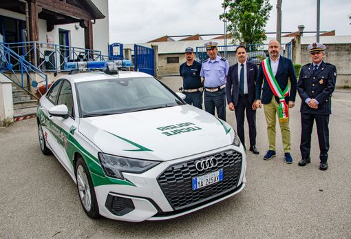 Nuova auto per la polizia locale di Asti Nuova auto per la polizia locale di Asti