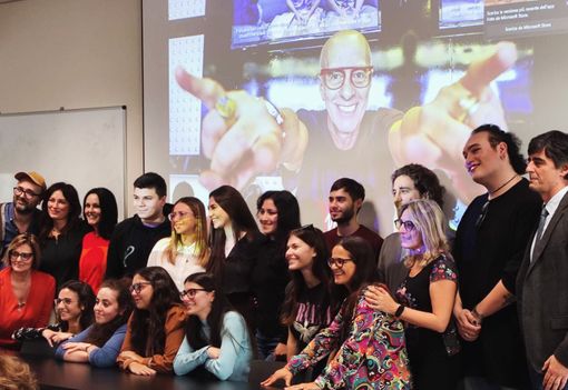 Alcuni studenti del progetto "Le vie della musica", curato da Massimo Cotto