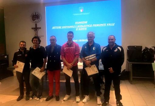 Il Delegato Walter Vercelli con le Società premiate per la Coppa Disciplina.