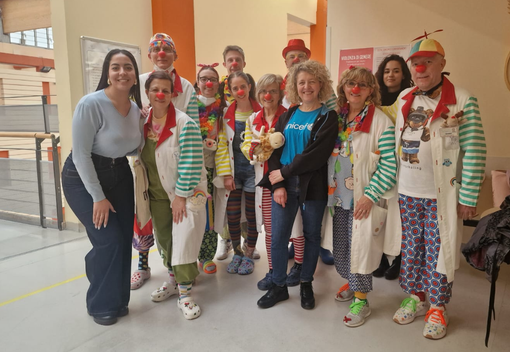 Il comitato Unicef Asti ha donato sorrisi ai pazienti della Pediatria del Massaia Il comitato Unicef Asti ha donato sorrisi ai pazienti della Pediatria del Massaia