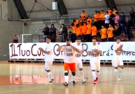 Futsal: un minuto di silenzio per ricordare l'amico Fabrizio Rissone in apertura della partita dell'Orange