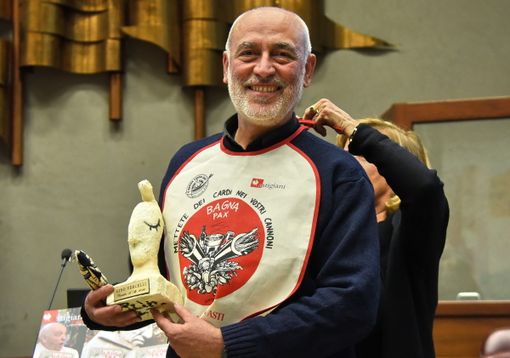 I ragazzi del Vercelli con il prof Calabrese e il direttore Furia