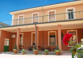 A Buttigliera d'Asti il sindaco mette in guardia sull'aumento dei contagi