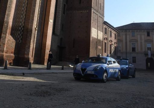 Riempie il carrello di merce ed esce senza pagare: pluripregiudicato fermato dalla Polizia