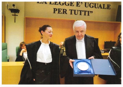 Mezzo secolo di toga: festa in tribunale ad Asti per l’avvocato albese Roberto Ponzio