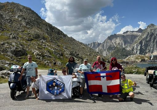 Rinfrescante escursione per alcuni soci del Vespa Club Vespisti Moderni Asti Rinfrescante escursione per alcuni soci del Vespa Club Vespisti Moderni Asti