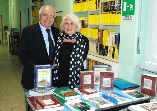 La signora Ferrari con il marito Lorenzo Fornaca (immagine tratta dal profilo Facebook dell'editore)