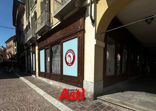 Il centro cittadino sempre più votato alla ristorazione: in piazza San Secondo apre &quot;La piadineria&quot;