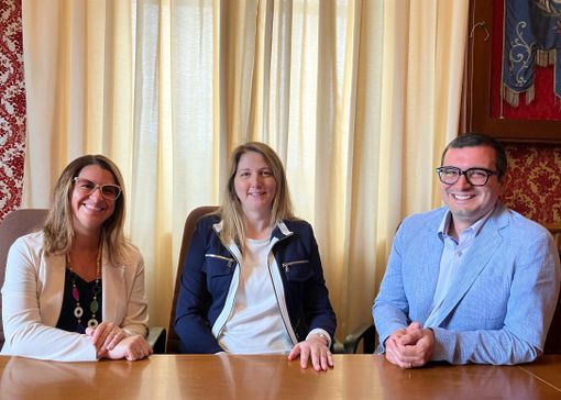 La giunta di Villafranca: il sindaco Macchia tra Katia Pelissetti (vice) e Daniele Chiolerio (assessore) La giunta di Villafranca: il sindaco Macchia tra Katia Pelissetti (vice) e Daniele Chiolerio (assessore)