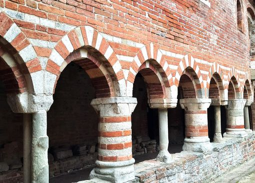 Interno della Canonica di Vezzolano