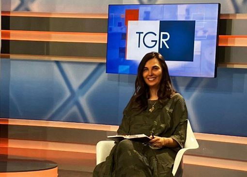 Francesca Ragusa ritratta negli studi della TGR Rai Francesca Ragusa ritratta negli studi della TGR Rai