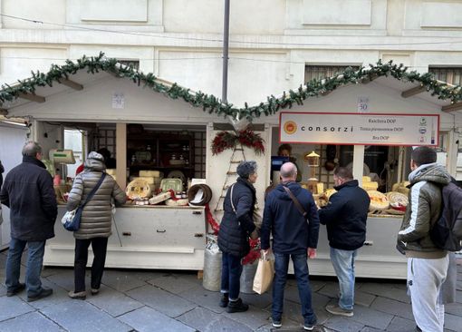La 'casetta' del Consorzio Bra, Raschera e Toma Piemontese al &quot;Magico Paese di Natale&quot;