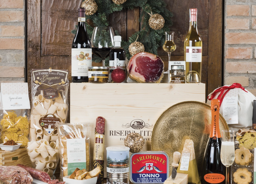 I cesti regalo natalizi personalizzabili offerti da Riserva d’Italia