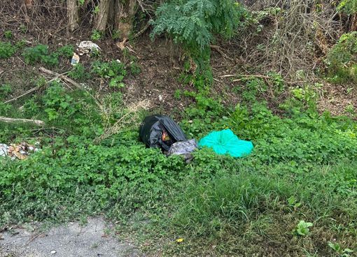 “L’ Amministrazione comunale consente che le discariche a cielo aperto dilaghino”