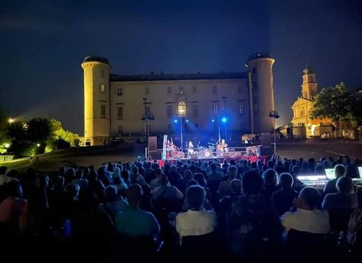 A Costigliole d'Asti il concerto degli Amemanera, ha sensibilizzato su AIDO A Costigliole d'Asti il concerto degli Amemanera, ha sensibilizzato su AIDO