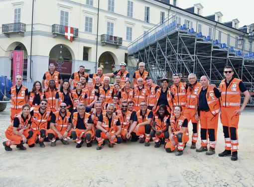 Foto di gruppo per i volontari della Croce Verde Asti