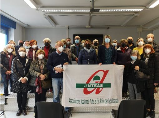 I nonni a scuola di informatica con il progetto di Anteas e Artom