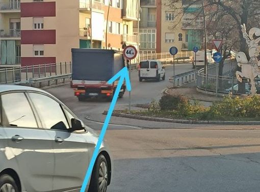 Catello di divieto di transito ai mezzi oltre le 44 tonnellate sul cavalcavia Giolitti