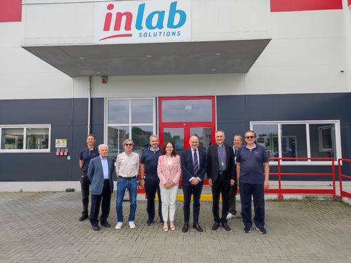 Il Cardinal Mauro Gambetti visita lo stabilimento Inalpi Il Cardinal Mauro Gambetti visita lo stabilimento Inalpi