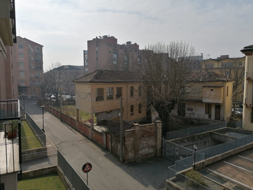 In foto: l'ex Circolo AVIR