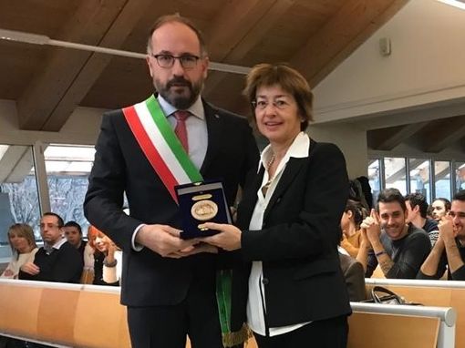 "Abusi sui minori... Apriamo gli occhi e abbattiamo il muro del silenzio". Un incontro in corso all'Università di Asti "Abusi sui minori... Apriamo gli occhi e abbattiamo il muro del silenzio". Un incontro in corso all'Università di Asti