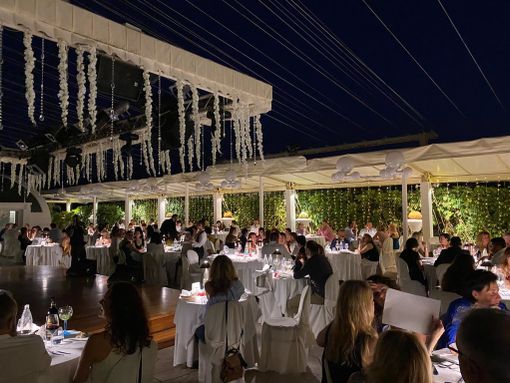 Al Roof Garden del Casinò di Sanremo, l'estate prende il ritmo: musica, comicità e danza d'autore sotto le stelle Al Roof Garden del Casinò di Sanremo, l'estate prende il ritmo: musica, comicità e danza d'autore sotto le stelle