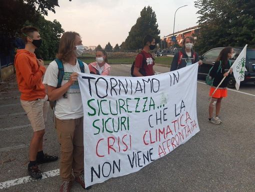 Immagine tratta dalla pagina Facebook dei Fridays for Future Asti
