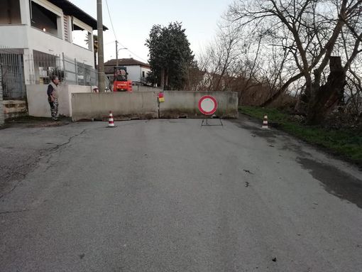 Strada interrotta in frazione Sant'Anna di Costigliole d'Asti