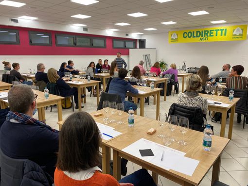 Barbera e Brunello: un viaggio sensoriale tra identità e differenze al Mercato contadino di Asti