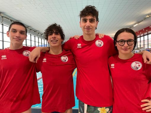 I quattro giovani atleti dell'Asti Nuoto che scenderanno in vasca ai Criteria