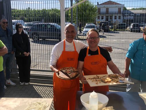 Luciano Sorbillo e Zoranćo Zafirov coi rispettivi prodotti tipici