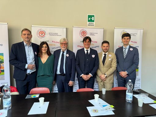 I distretti del commercio Nord-Astigiani a Torino per una giornata di approfondimento e confronto I distretti del commercio Nord-Astigiani a Torino per una giornata di approfondimento e confronto