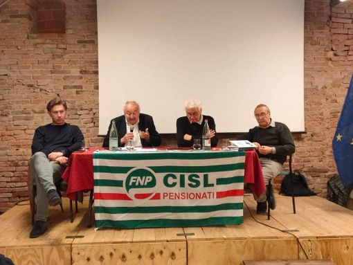 Riflessioni e dialogo sul futuro dell'Europa al Foyer delle Famiglie Riflessioni e dialogo sul futuro dell'Europa al Foyer delle Famiglie