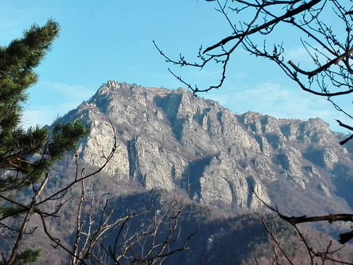 L’Associazione culturale "Cuba Libri" va in montagna con un’escursione nel pinerolese L’Associazione culturale "Cuba Libri" va in montagna con un’escursione nel pinerolese
