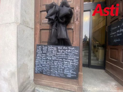 La casa di riposo listata a lutto poche ore prima della chiusura La casa di riposo listata a lutto poche ore prima della chiusura