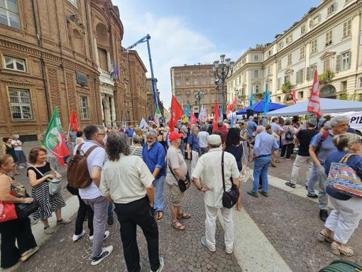 Le immagini della manifestazione in piazza Carignano Le immagini della manifestazione in piazza Carignano