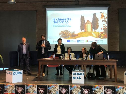 Nella foto: Maurizio Martino, Simone Nosenzo, Maria Ausilia Quaglia, Antonella Saracco, Maria Rosa Baldizzone, Stefania Toso Nella foto: Maurizio Martino, Simone Nosenzo, Maria Ausilia Quaglia, Antonella Saracco, Maria Rosa Baldizzone, Stefania Toso