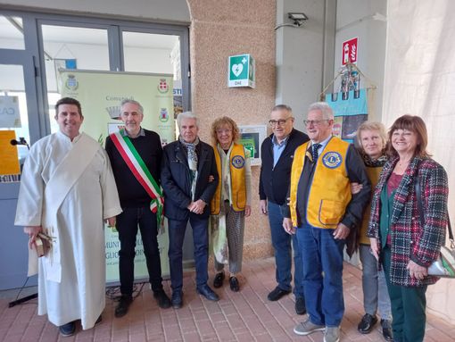 Dal Lions Club Costigliole d’Asti un defibrillatore per la Pro Loco di Vigliano d’Asti Dal Lions Club Costigliole d’Asti un defibrillatore per la Pro Loco di Vigliano d’Asti
