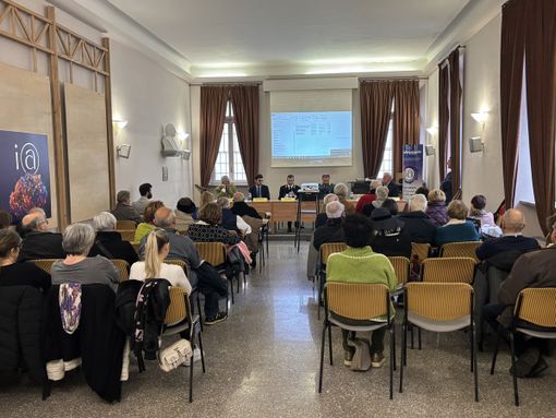 Asti, forze dell’ordine e anziani insieme contro le truffe: un confronto necessario