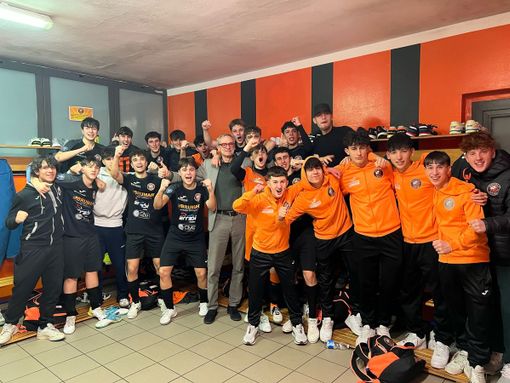 La gioia dei ragazzi dell'U19 (tra loro anche il presidente Orange Pascolati) approdati alla Final 4 La gioia dei ragazzi dell'U19 (tra loro anche il presidente Orange Pascolati) approdati alla Final 4