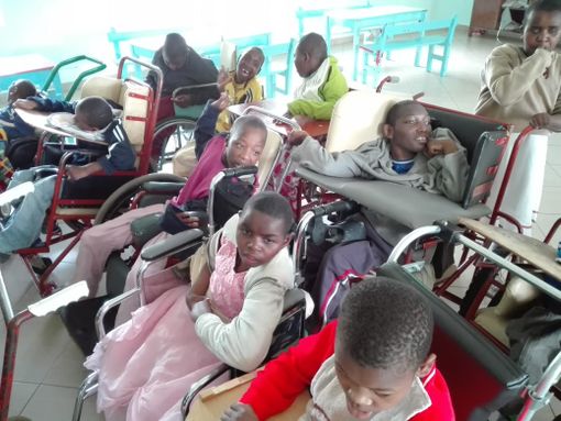 Alcuni bambini assistiti