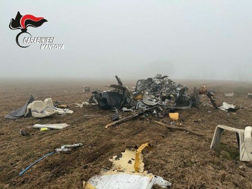 I rottami dell'elicottero