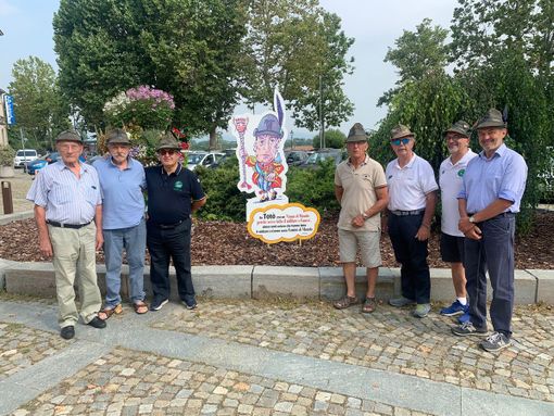 Gli 'Uomini di mondo' astigiani Gli 'Uomini di mondo' astigiani