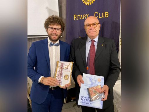 Davide Aschieri (a sinistra) con il presidente Rotary Club Asti Maurizio Mela
