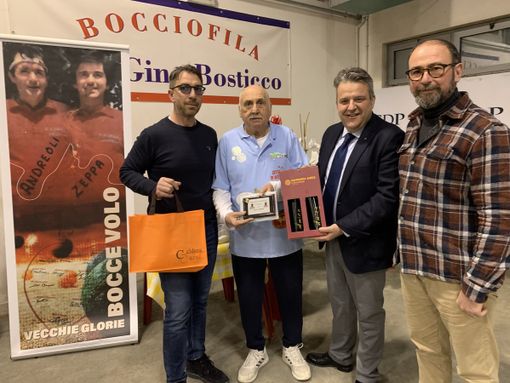 Luca Andreoli con il premiato Aldo Macario, l’assessore Riccardo Origlia e Cristiano Zeppa.