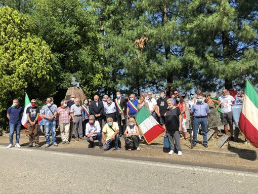 Commemorati al Colle dei Caffi i duecento caduti partigiani delle Valli Belbo e Bormida Commemorati al Colle dei Caffi i duecento caduti partigiani delle Valli Belbo e Bormida