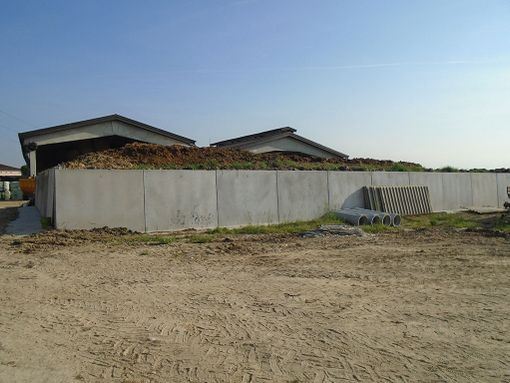 Una concimaia (immagine dal web) Una concimaia (immagine dal web)