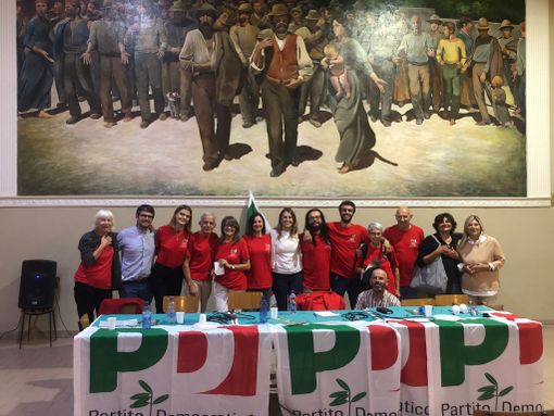 Foto di gruppo ritraente i responsabili del Partito Democratico di Asti, post Festa dell'Unità Foto di gruppo ritraente i responsabili del Partito Democratico di Asti, post Festa dell'Unità